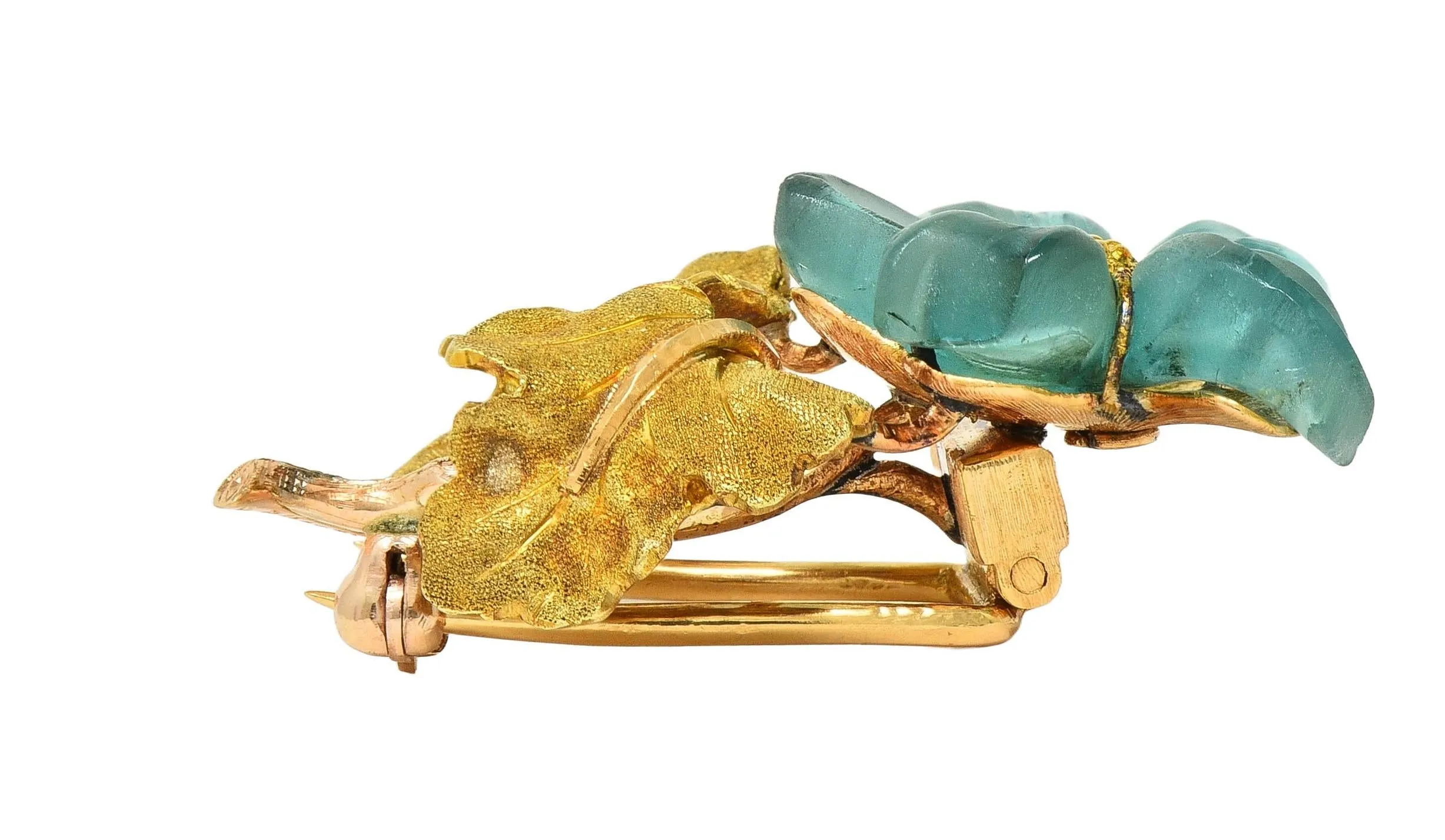 Buccellati 1960s Carved Fluorite 18 Karat Two-Tone Gold Vintage Dogwood Flower Brooch