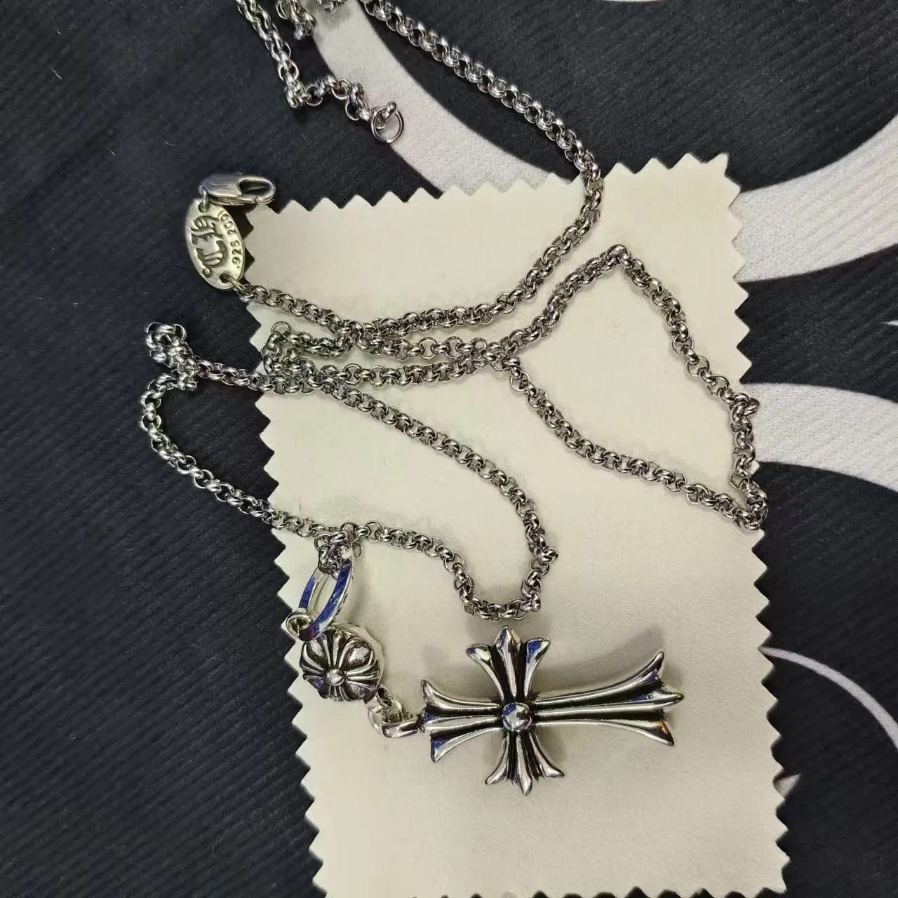 chrome hearts cross cross flower diamond frame necklace