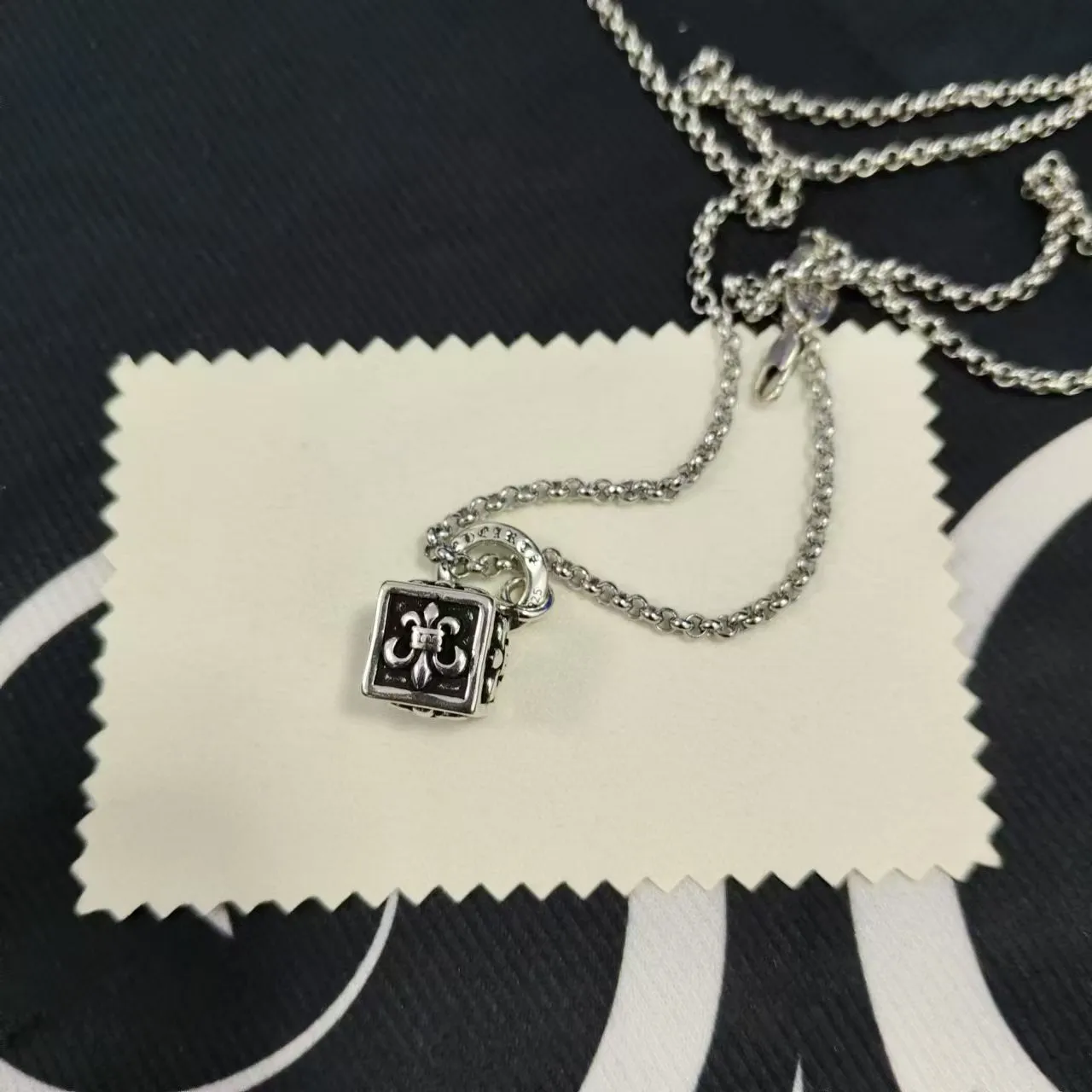 chrome hearts cross cross flower diamond frame necklace