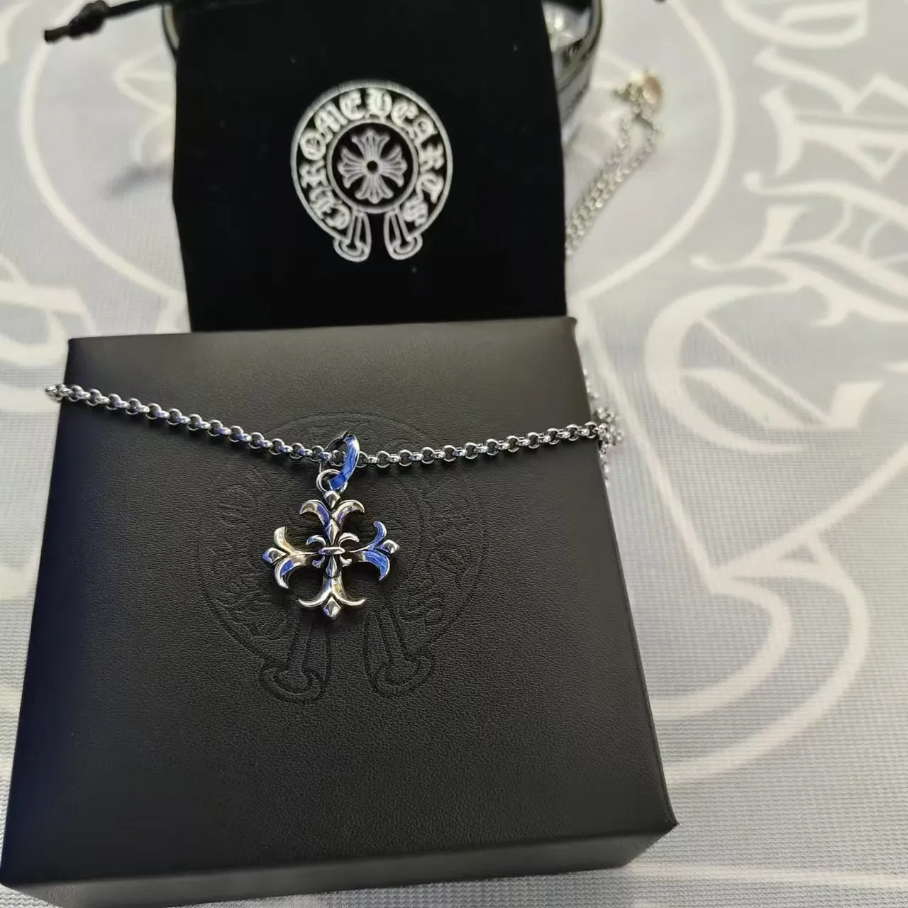 chrome hearts cross cross flower diamond frame necklace