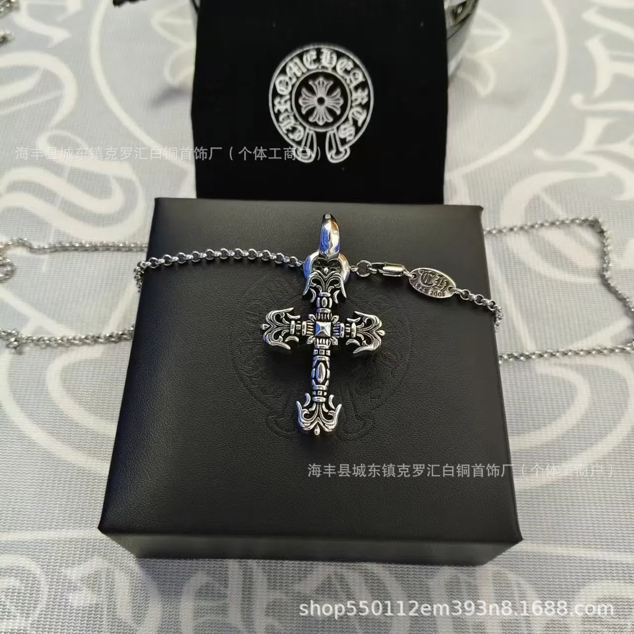 chrome hearts cross cross flower diamond frame necklace