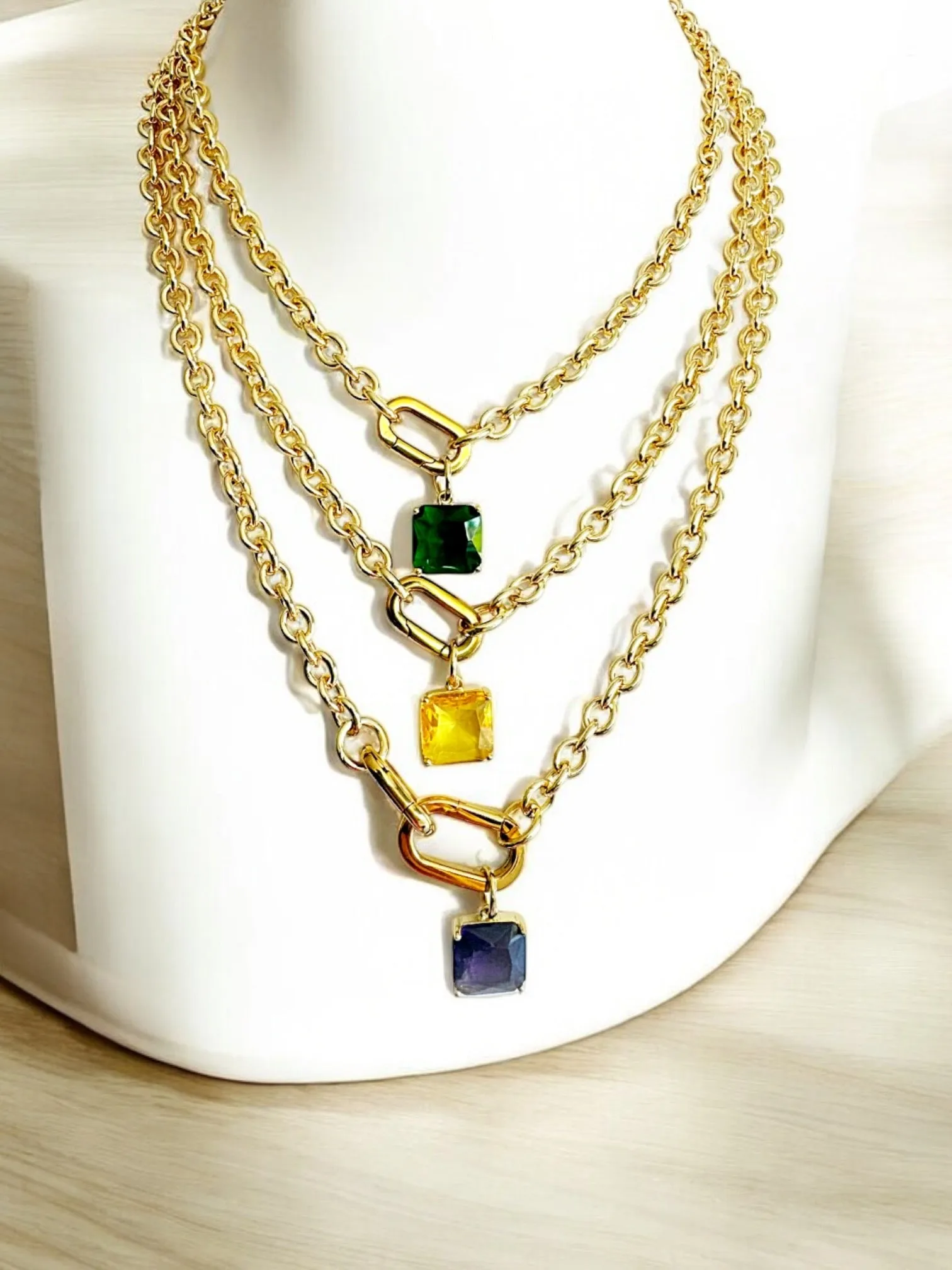 Cristali layer chain necklace