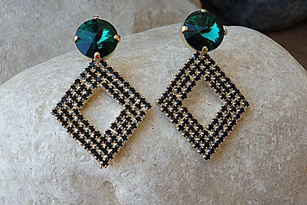 Emerald stud earrings