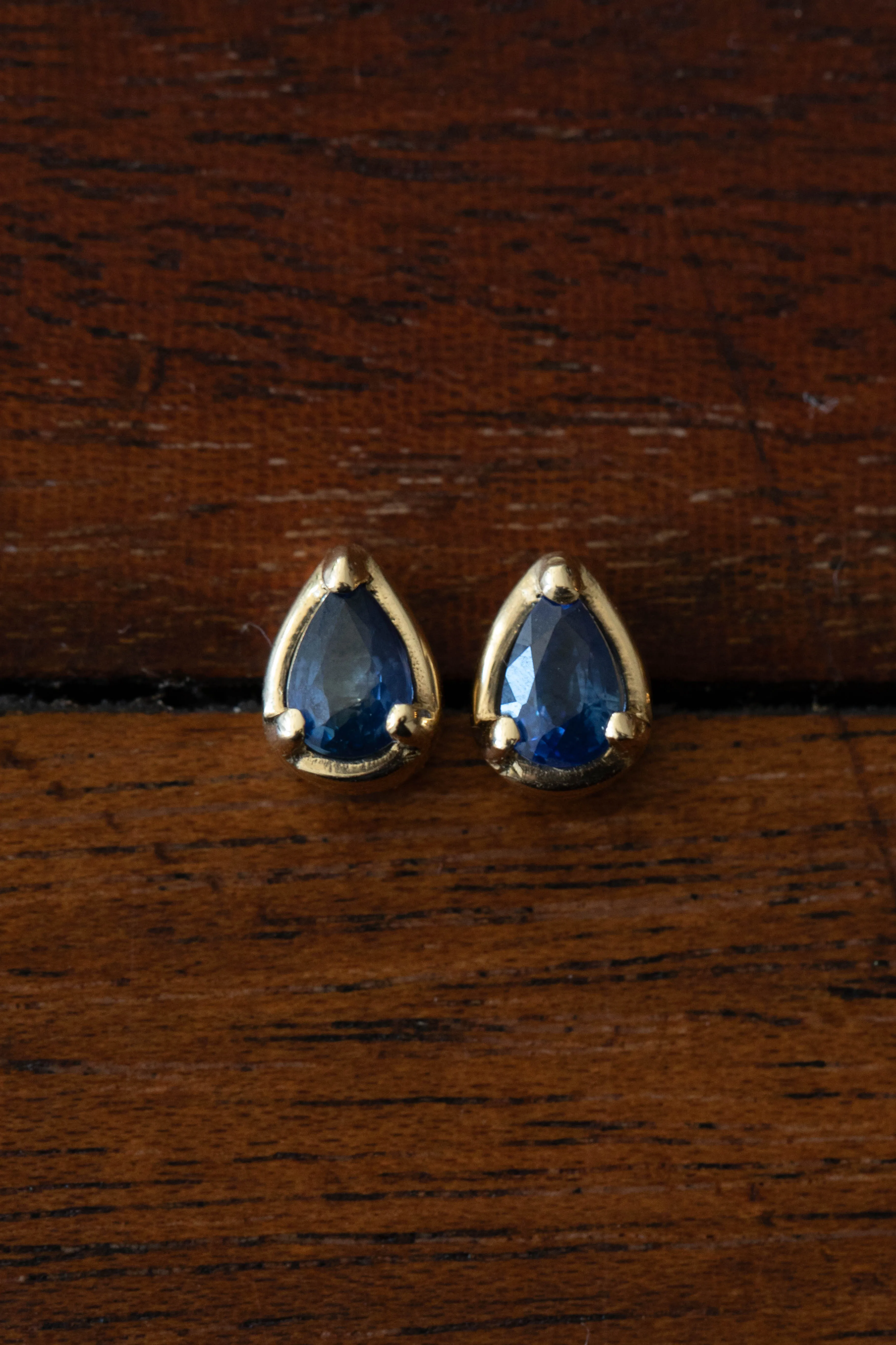 Kathryn Bentley | Teardrop Studs in Blue Sapphire