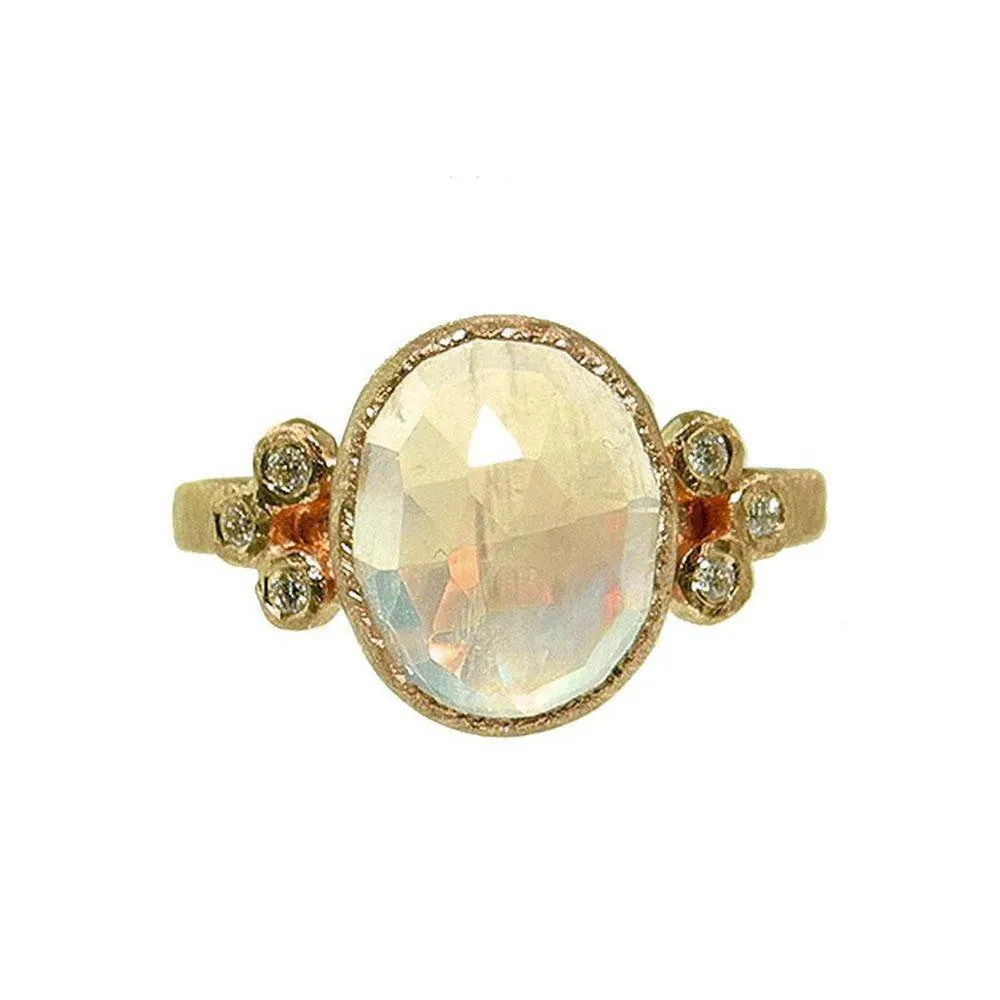 Moonstone Ring 18k Gold