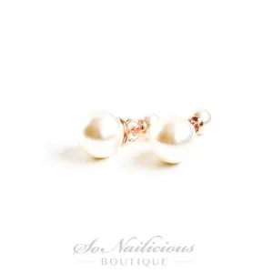 Mother of Pearls Stud Earrings