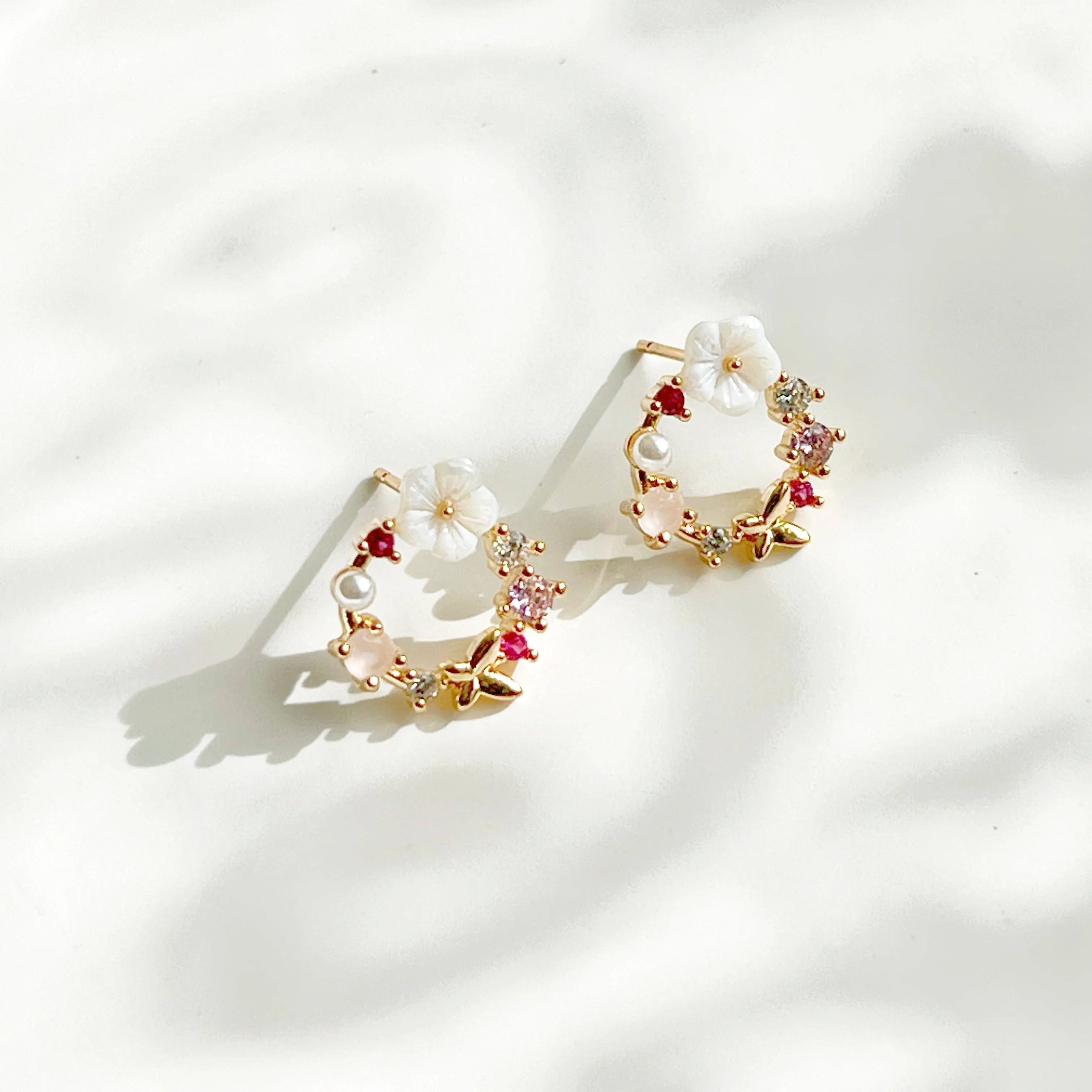 Ninaouity Gold Flower Wreath Earrings - with Pink Crystal Mini Pearl: Earrings