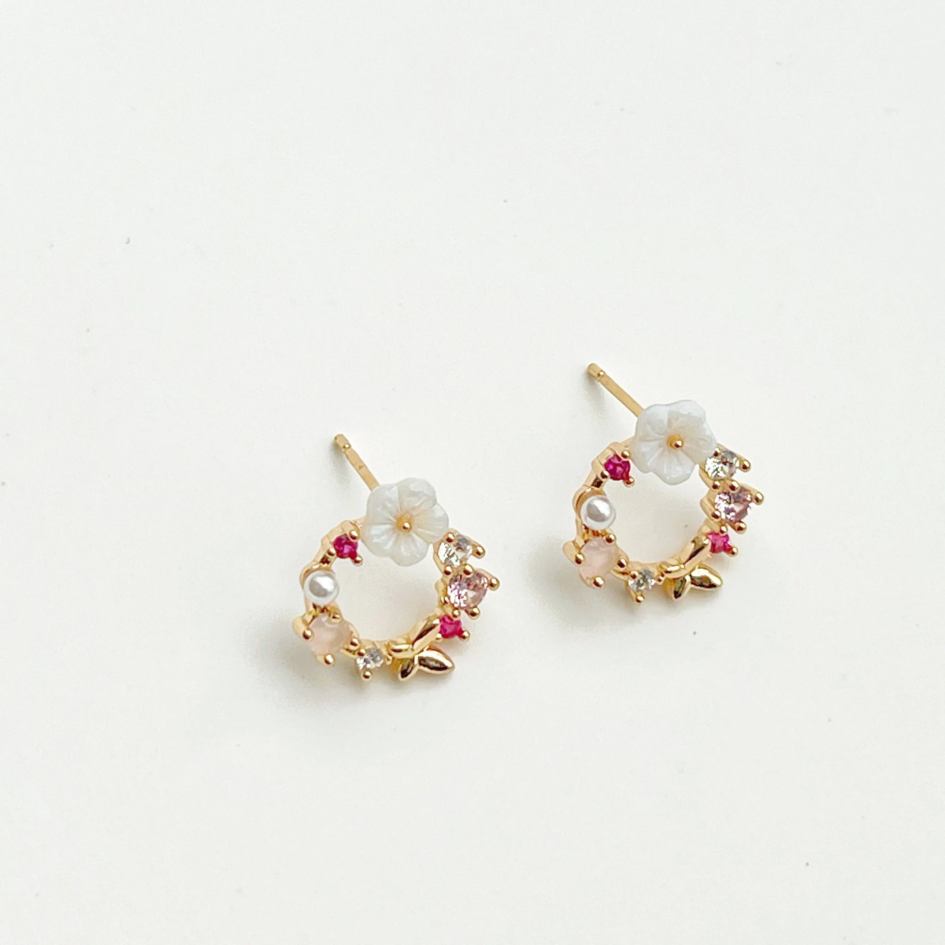 Ninaouity Gold Flower Wreath Earrings - with Pink Crystal Mini Pearl: Earrings