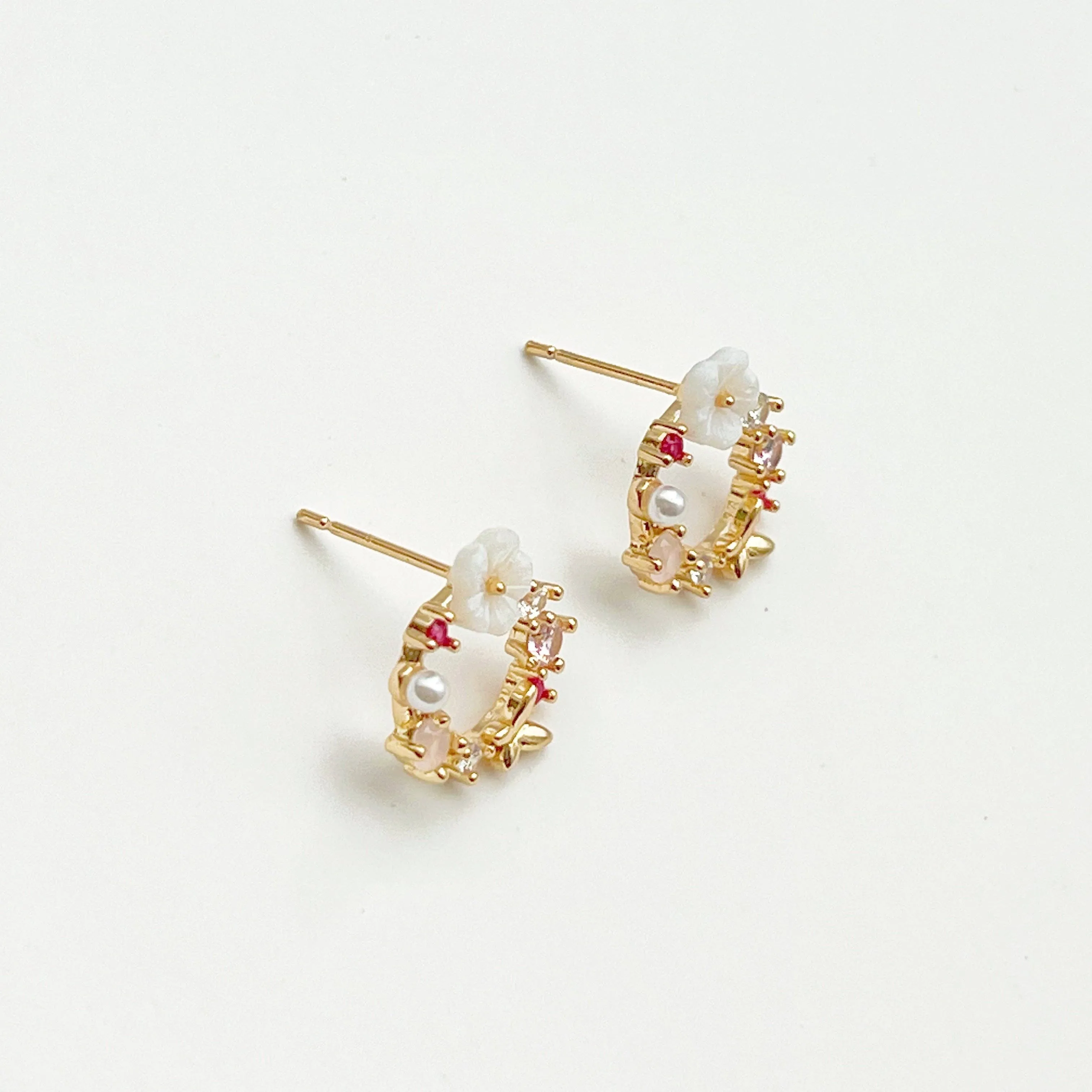 Ninaouity Gold Flower Wreath Earrings - with Pink Crystal Mini Pearl: Earrings