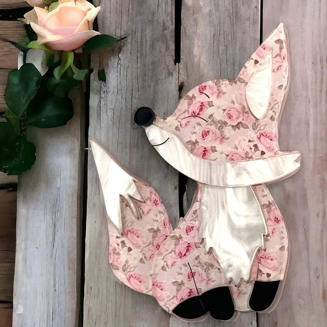 Rose the 🦊 fox  - Brooch