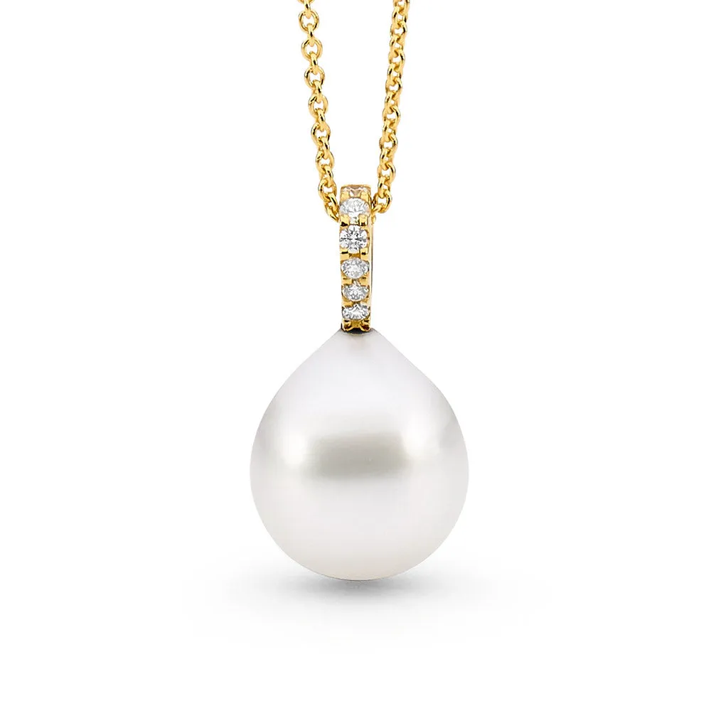 Scalloped Diamond Pearl Pendant