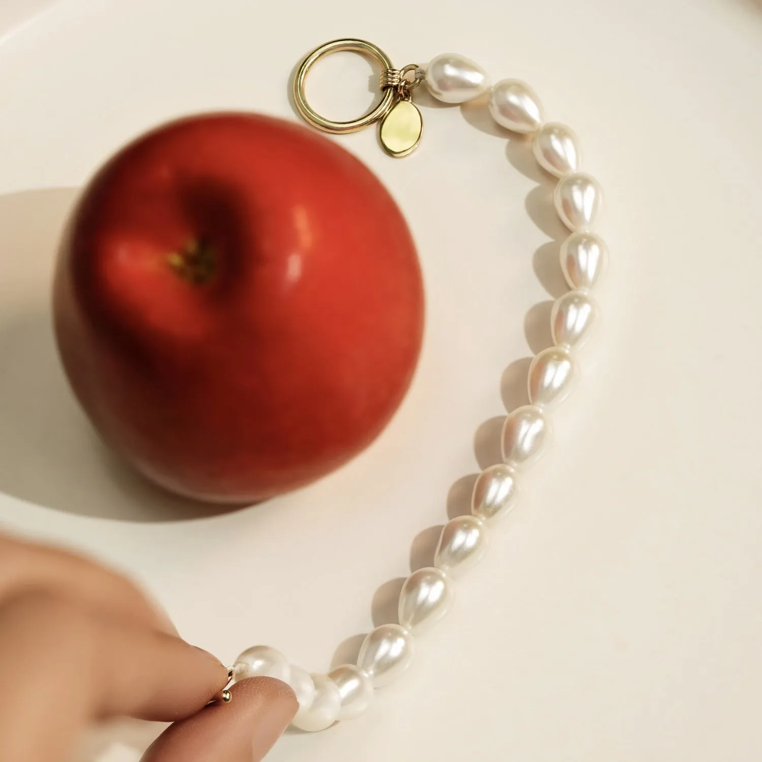 Strand Glass White Pearl Bracelet